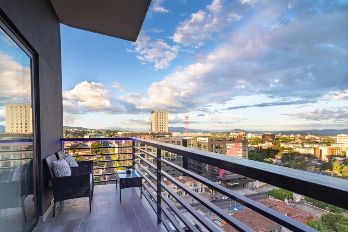 Apartamento Luxurious In The Escalon Bluesky